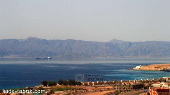 خليج العقبه من جانب محافظة حقل ( عدسة فيصل الحويطي )