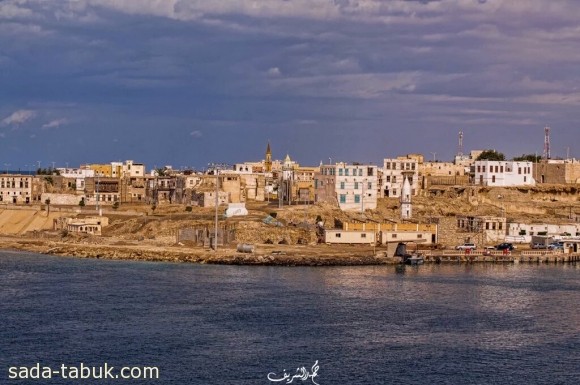 منظر عام لميناء "الوجه" القديم الذي تجاوز عمره 200 عام ( عدسة ، محمد الشريف )