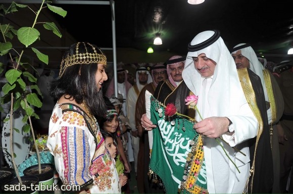مشهد من افتتاح الأمير فهد بن سلطان لمهرجانات منطقة تبوك - ( فهد العساف )
