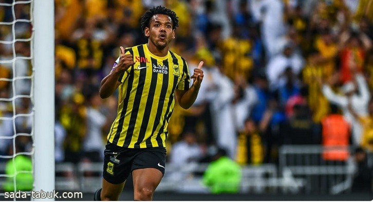 رومارينيو لاعب الاتحاد يقرر البقاء في الدوري السعودي