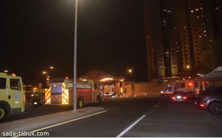 "المدني" يُخمد حريقًا نشب في أحد الفنادق الشهيرة بـ"شاطئ جدة".. ولا إصابات