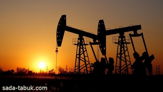 النفط يتراجع بعد بيان صيني بشأن الإفراج عن احتياطيات من المنتجات النفطية