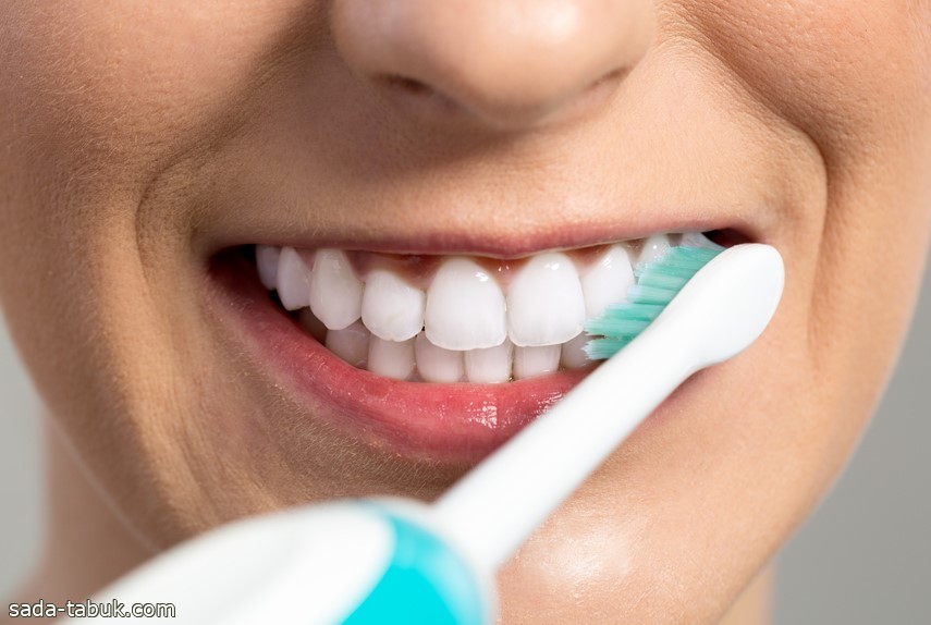 تحذير خطير من استخدام معاجين تبييض الأسنان