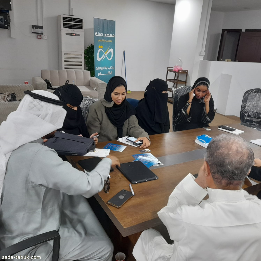 اجتماع لجنة التدريب والتطوير بفرع جمعية إعلاميون مكة