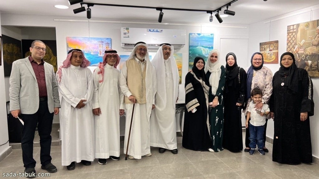 رئيس الجمعية السعودية للفنون التشكيلية بنجابي  يفتتح المعرض الشخصي الأول للفنانة مي هيكل