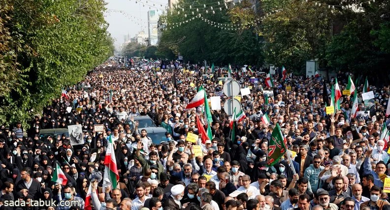 قائد "الحرس الإيراني" يحذر المحتجين: اليوم هو آخر أيام الشغب