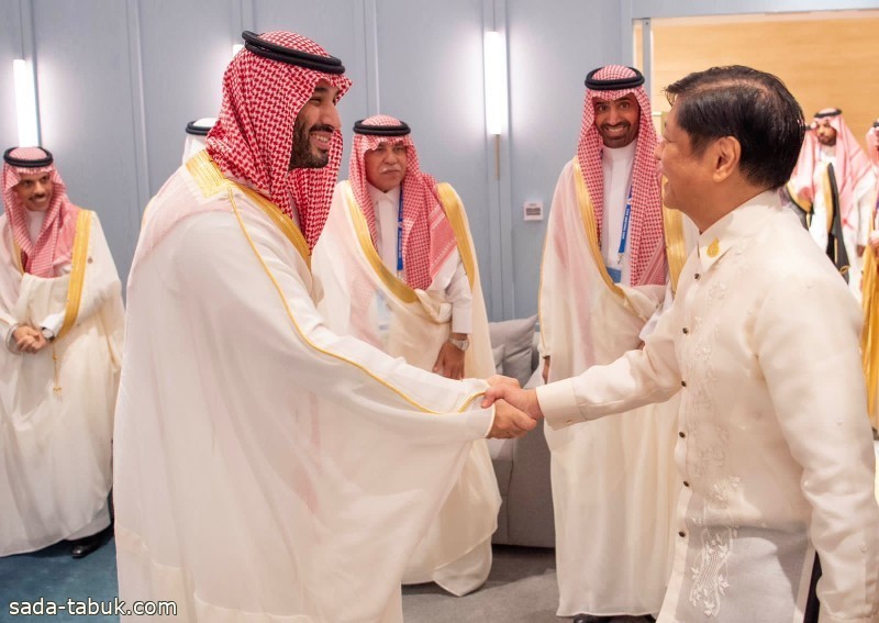 ولي العهد يلتقي الرئيس الفلبيني على هامش قمة "APEC"