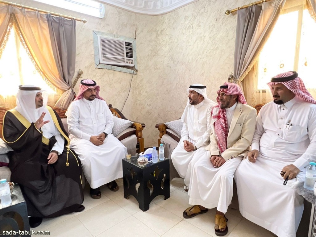 محافظ العارضة يزور أسرة الشيخ محمد الحريصي ويقدم واجب العزاء في فقيدهم