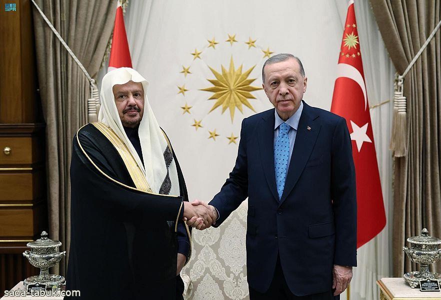 الرئيس التركي يستقبل رئيس مجلس الشورى