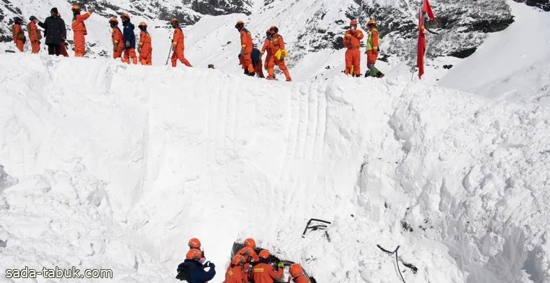 مأساة تحت الثلوج.. مقتل 28 بانهيار جليدي في التبت