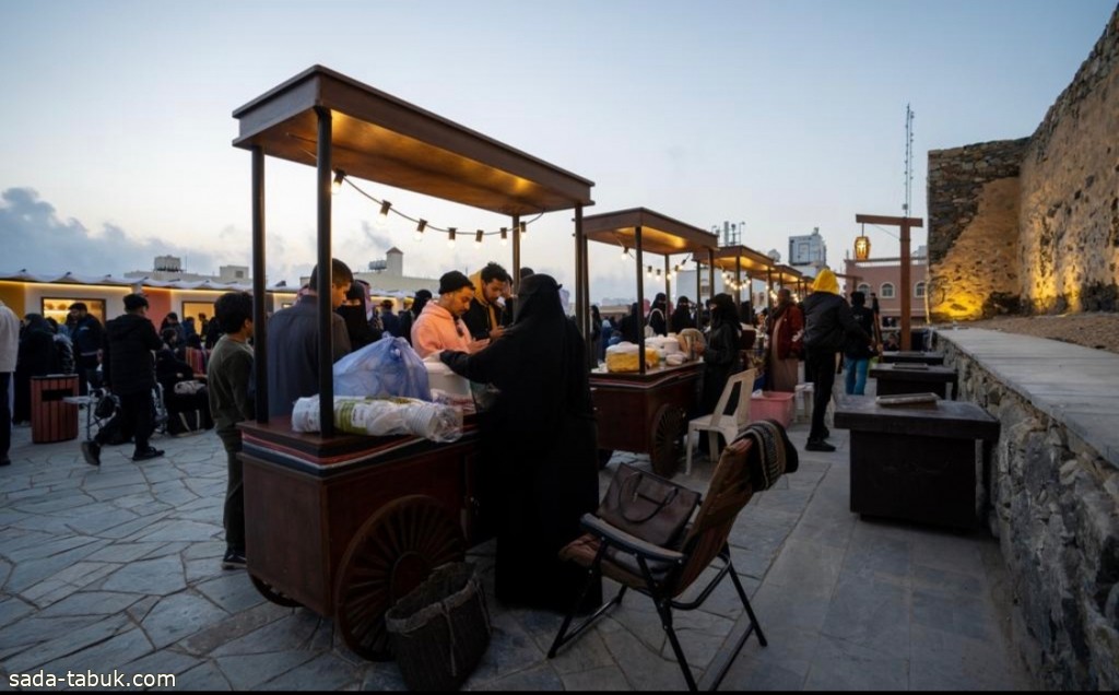 "قلعة شمسان" بأبها تثري زوار مهرجان قمم الدولي بتاريخ الـ" 100" عام