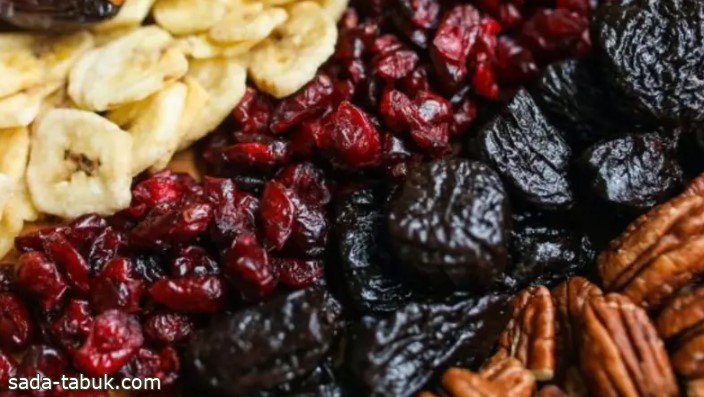 قبيل رمضان.. نصائح للنجاة من الغش عند شراء الفواكه المجففة