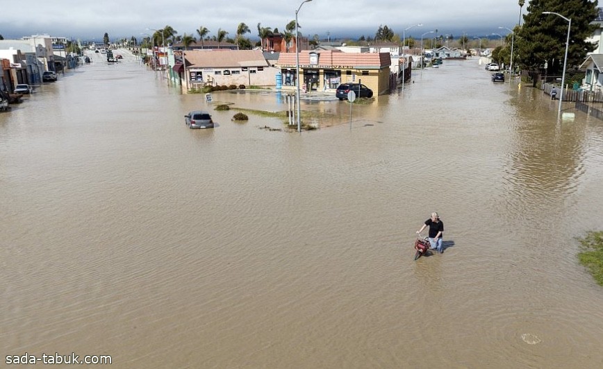 فيضانات قوية وعاصفة مميتة تضرب ولاية كاليفورنيا وتودي بحياة شخصين