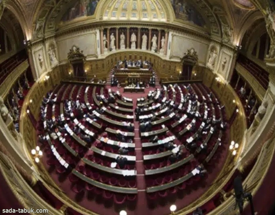 رغم الرفض الشعبي.. مجلس الشيوخ الفرنسي يوافق على مشروع قانون رفع سن التقاعد