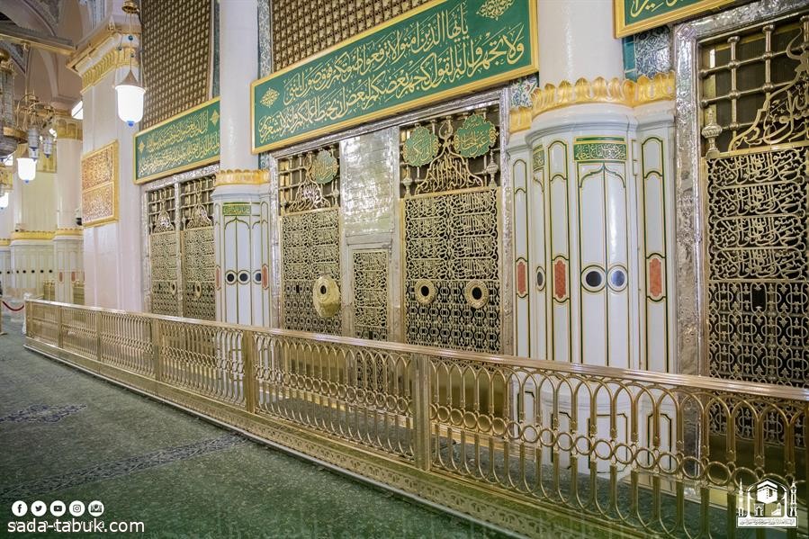 "السديس" يُدشن الحاجز النحاسي المذهب المحيط بالمقصورة الشريفة في المسجد النبوي