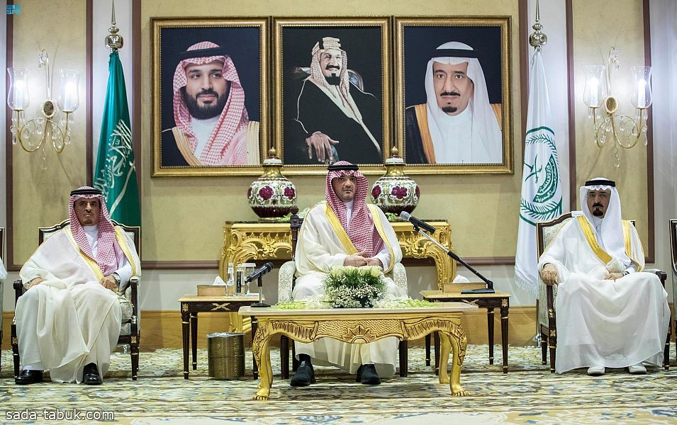الأمير عبدالعزيز بن سعود ينقل تهنئة القيادة لمنسوبي «الداخلية» بنجاح موسم العمرة