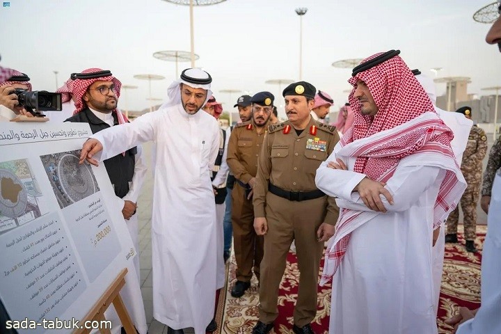 سمو الأمير عبدالعزيز بن سعود يتفقد عدداً من المشاريع التطويرية في المشاعر المقدسة