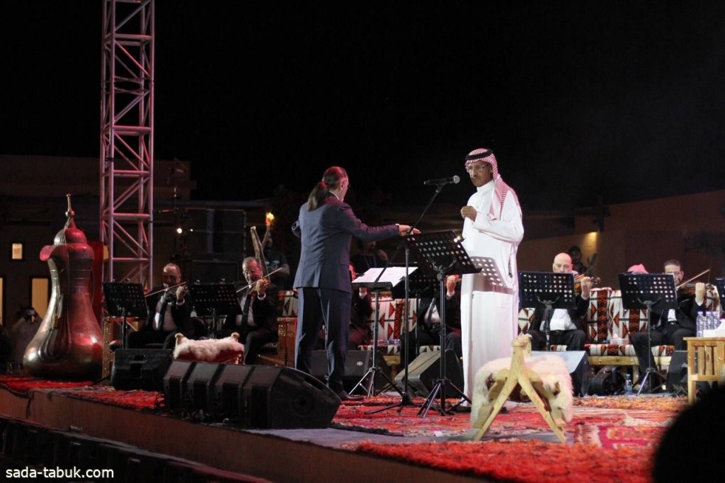 بموروث فني متفرد.. خالد عبدالرحمن يُشعل مسرح "جادة الإبل" في تبوك