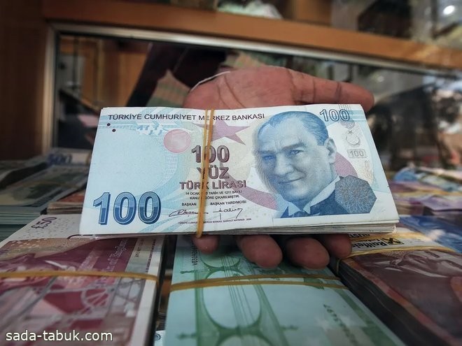 الليرة التركية تسجل مستويات متدنية قياسية جديدة بعد رفع الفائدة