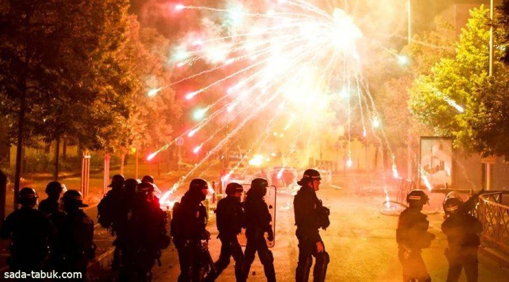صدامات عنيفة بين الأمن والمتظاهرين.. فرنسا تحترق !