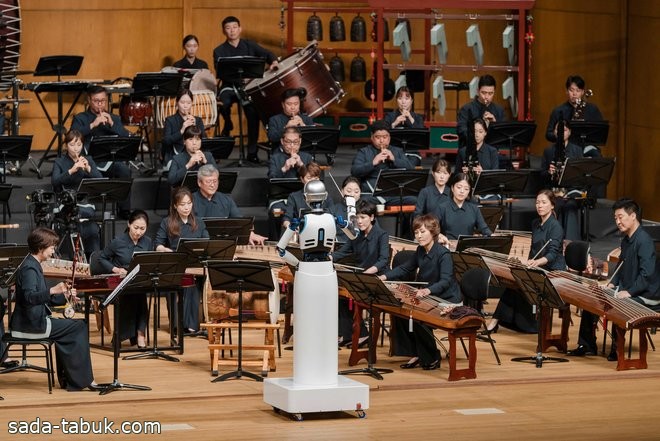 روبوت يقود فرقة موسيقية لأول مرة في كوريا الجنوبية