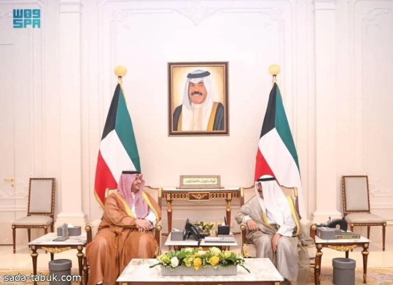 الأمير تركي بن محمد يستعرض مع ولي عهد الكويت العلاقات الأخوية الراسخة بين البلدين