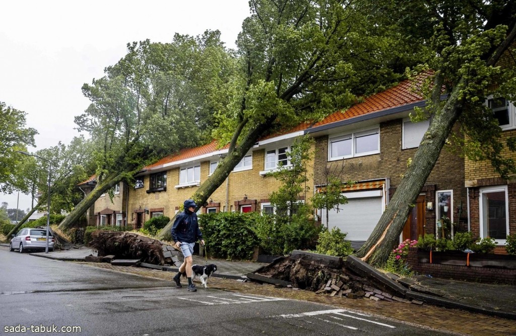 هولندا تحت وطأة أكبر عاصفة صيفية في تاريخها