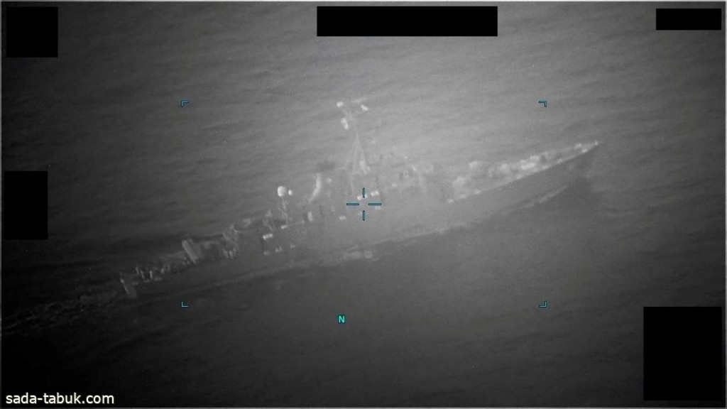 البحرية الأميركية : الحرس الثوري الإيراني يحتجز سفينة تجارية في الخليج