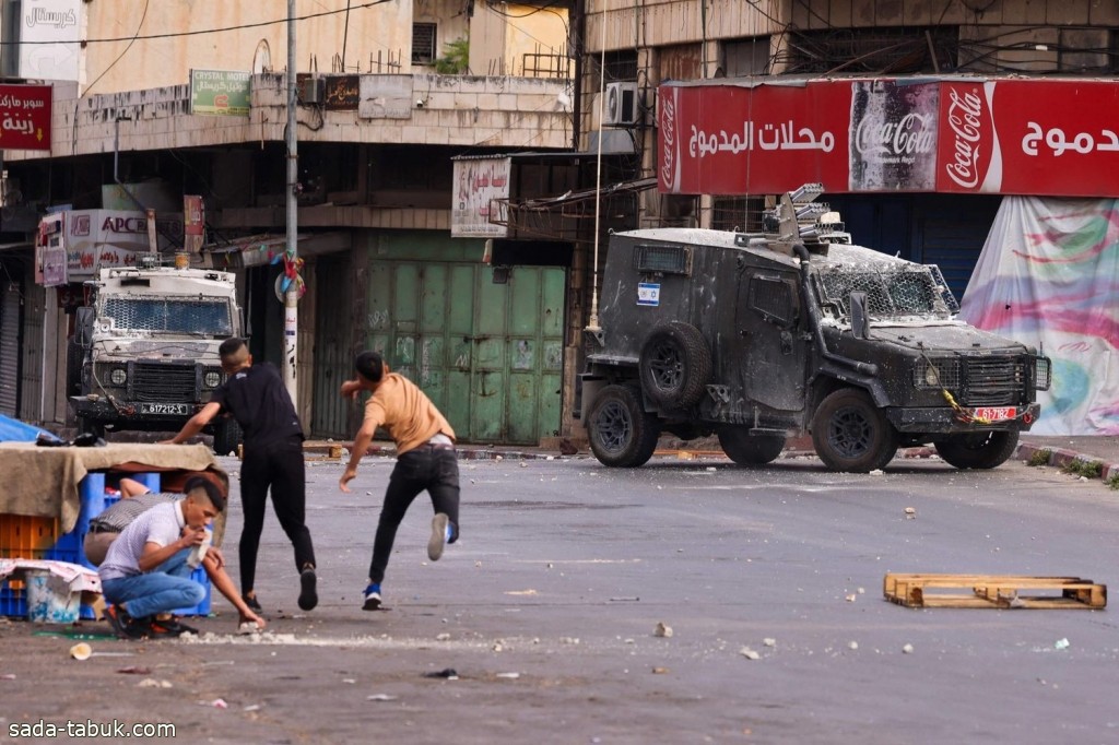 اعتقالات ومواجهات خلال مداهمات للجيش الإسرائيلي في الضفة الغربية