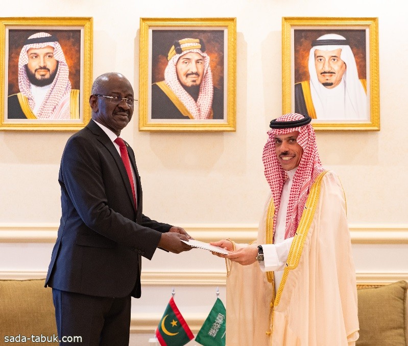 سمو ولي العهد يتلقى رسالة من الرئيس الموريتاني تتضمن سبل تعزيز العلاقات