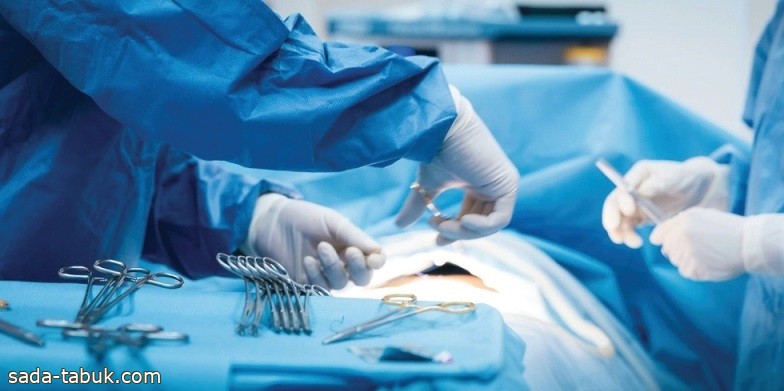 جراحة عاجلة بـ "مستشفى الملك خالد بـ تبوك " لمصاب بحادث مروري لتغطية تلافيف المخ