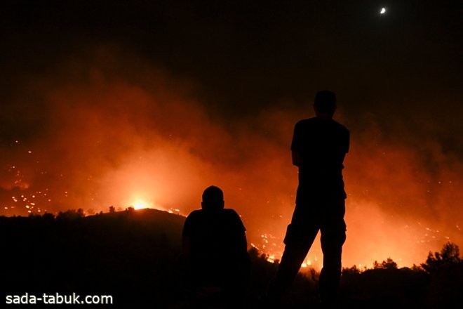 حرائق الغابات تودي بحياة 15 شخصا في الجزائر