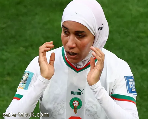 نهيلة بنزينة .. أول لاعبة مغربية ترتدي الحجاب في تاريخ كأس العالم للسيدات.