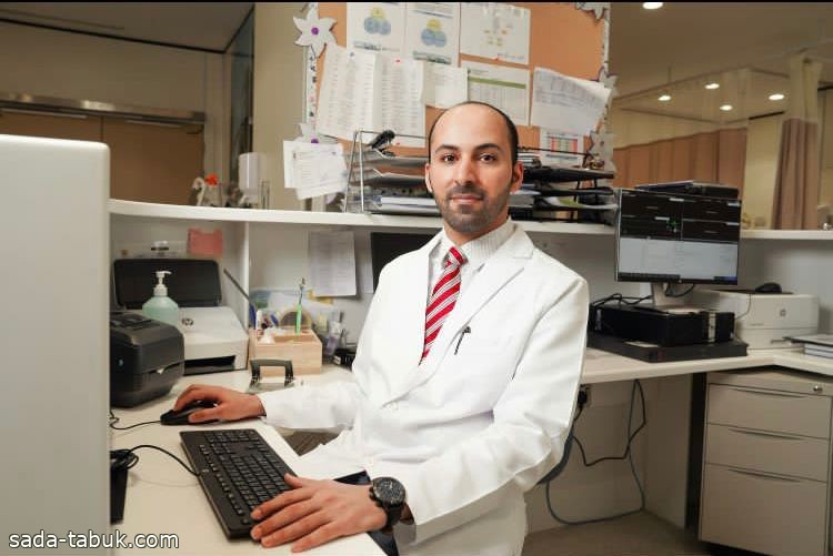 استشاري سعودي يخترع جهازًا ذكيًّا لعلاج الارتجاع المعدي