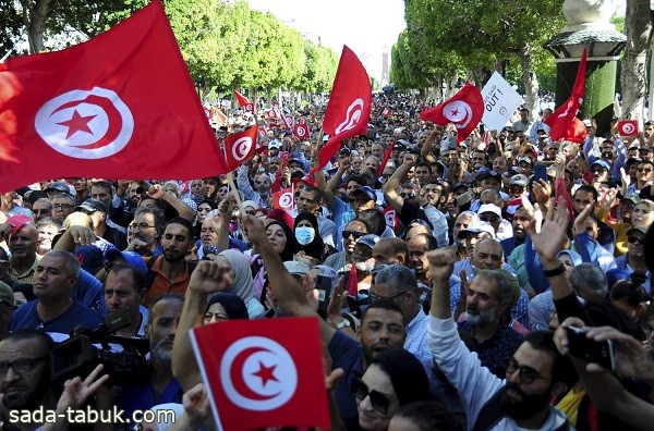 وزير تونسي : أكثر من 4 ملايين مواطن تحت خط الفقر