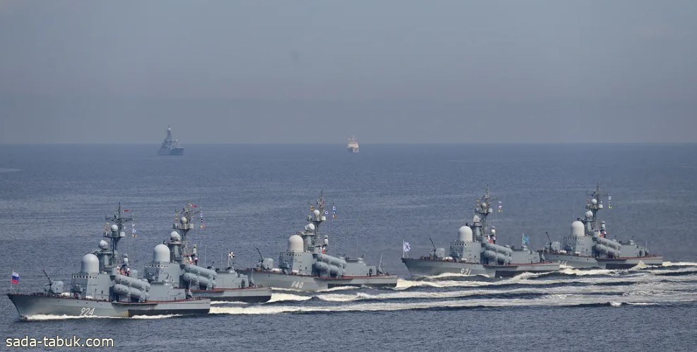 روسيا تطلق مناورات حربية في "بحيرة الناتو"