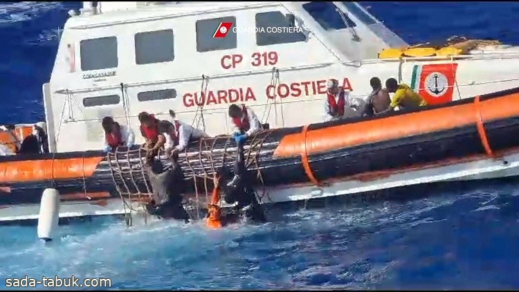 مصرع 41 في غرق سفينة مهاجرين قبالة جزيرة لامبيدوزا الإيطالية