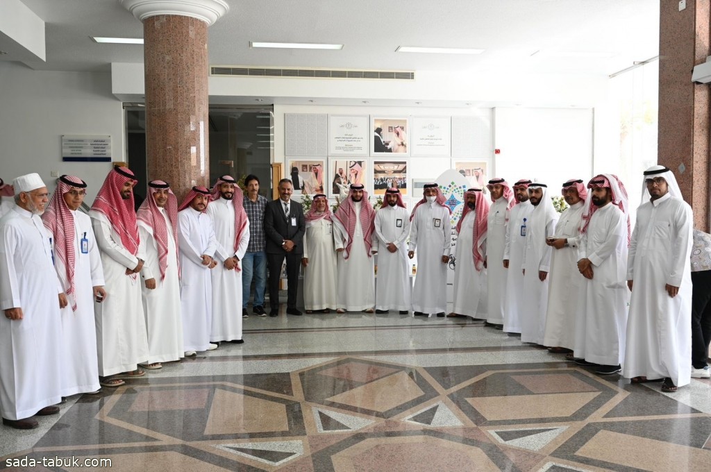 المشرف العام على مدارس الملك عبدالعزيز النموذجية يدشن حفل العودة للدراسة