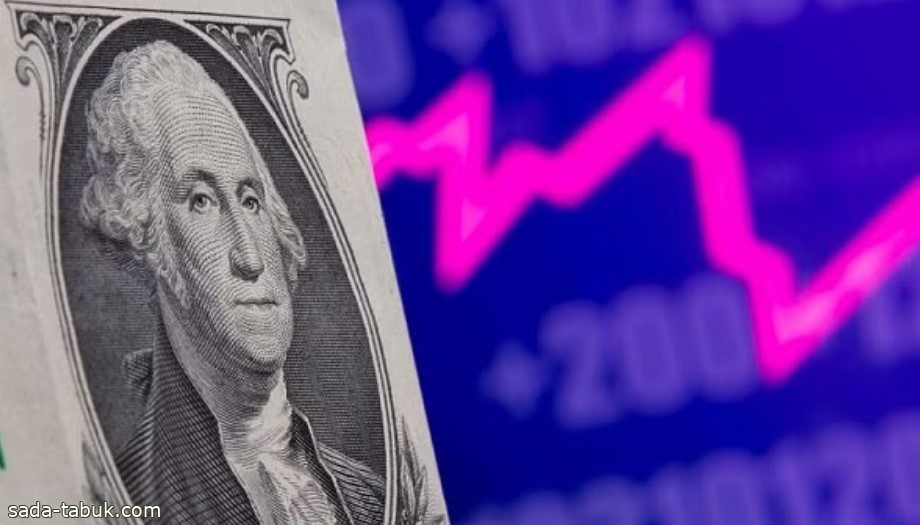 الدولار يتراجع عن أعلى مستوى في شهرين واليوان يرتفع