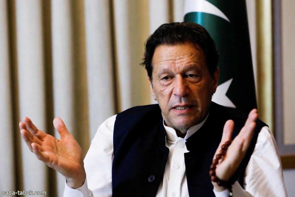 محكمة باكستانية تعلّق الحكم الصادر بحق عمران خان بتهم فساد