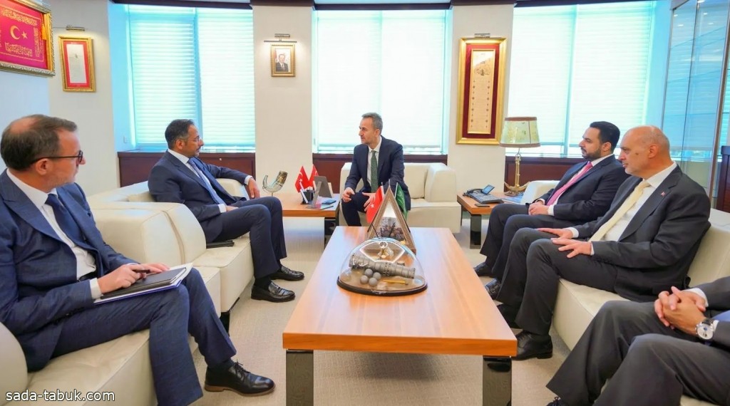 الخريف يعقد اجتماعات ثنائية في أنقرة لتعزيز التعاون في مختلف المجالات