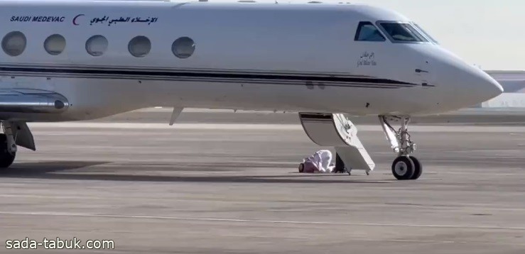 بالفيديو .. مواطن يسجد شكرًا لله بعد إنقاذ والدته ونقلها لاستكمال علاجها عبر طائرة الإخلاء الطبي السعودي