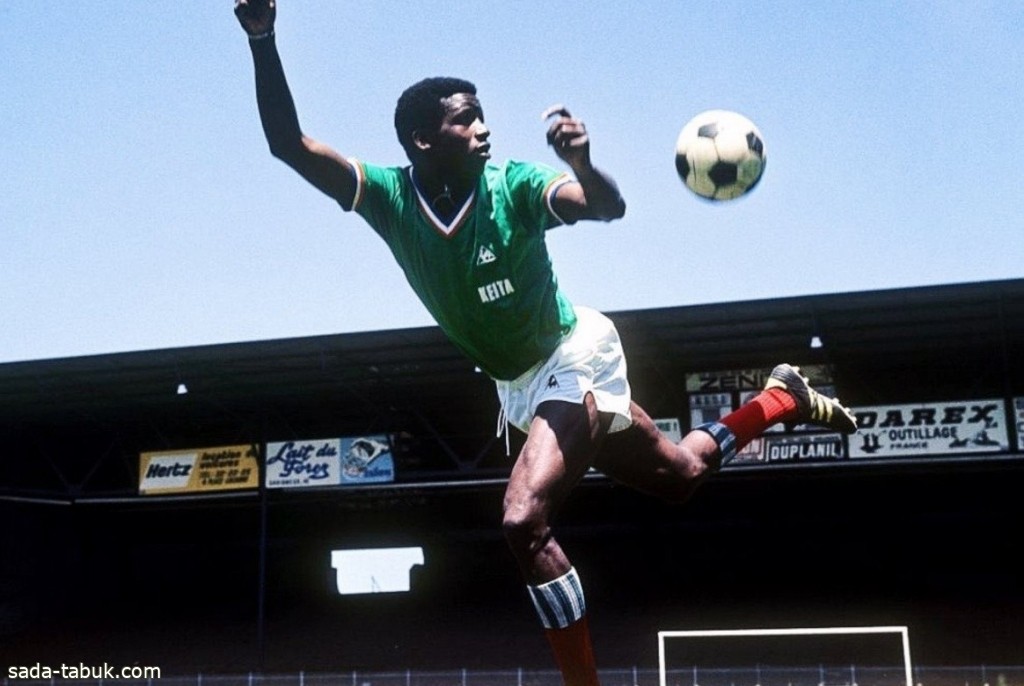 وفاة أسطورة كرة القدم الأفريقية ساليف كيتا عن 76 عاما