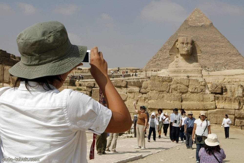 فرض 1000 دولار رسوم دخول السياح.. حكومة مصر تكشف الحقيقة!