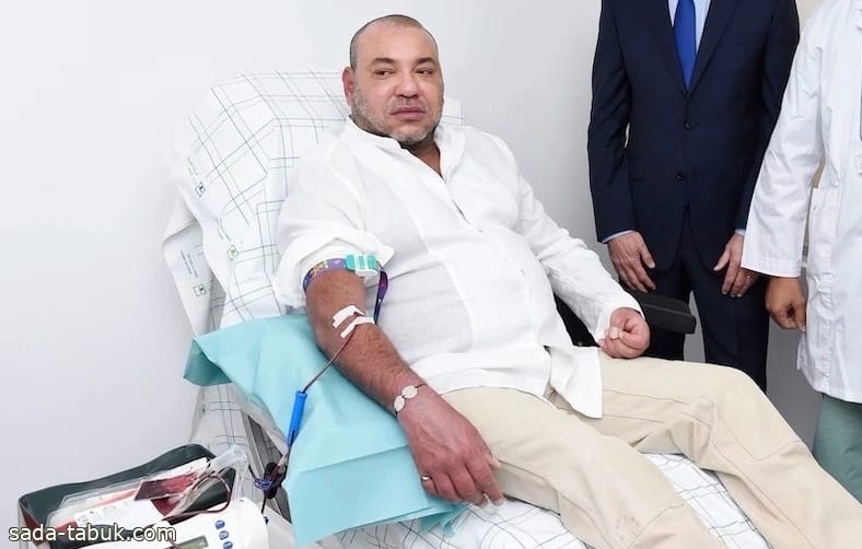 ملك المغرب يزور مصابين بمستشفى مراكش إثر الزلزال المدمر