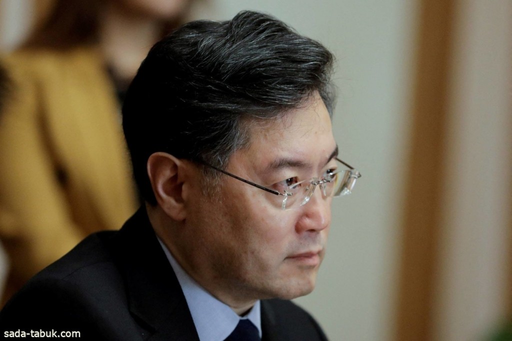 تقرير : وزير الخارجية الصيني السابق أقيل بسبب علاقة غير مشروعة