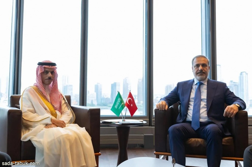 الأمير فيصل بن فرحان يستعرض مع وزير الخارجية التركي العلاقات الثنائية وسبل تعزيزها