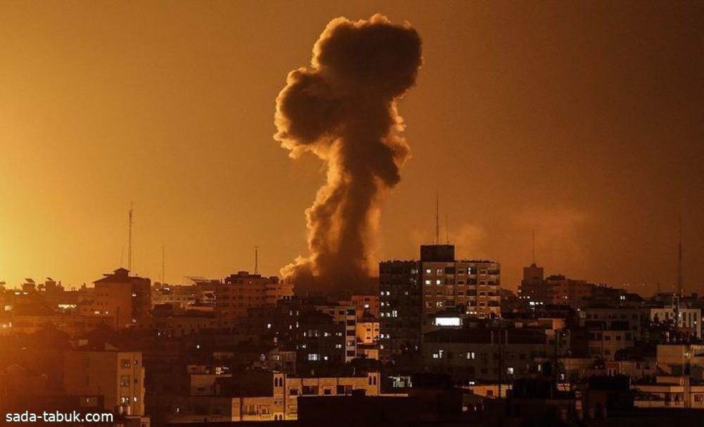 أكثر من 20 شهيداً فلسطينيًّا في قصف إسرائيلي لمسجد ومنزلَيْن بمخيم جباليا شمال غزة