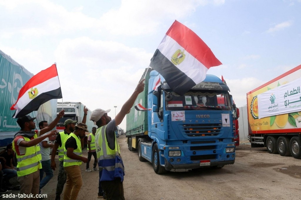 دخول ثالث قافلة مساعدات من معبر رفح إلى قطاع غزة