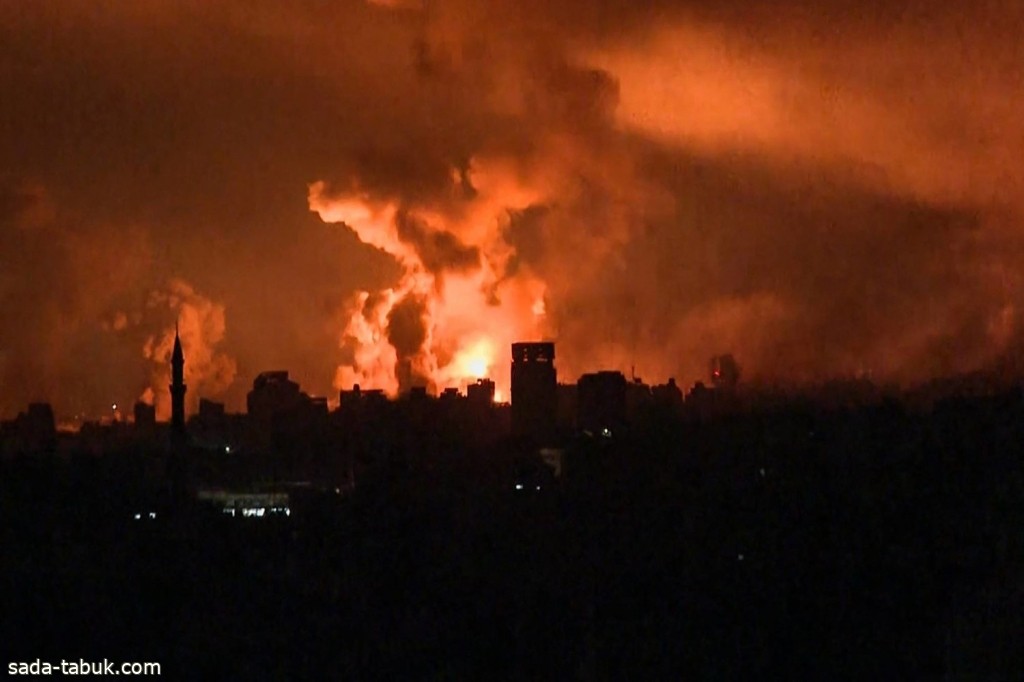 أعنف قصف إسرائيلي على غزة مع دخول الحرب أسبوعها الرابع